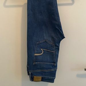 American Eagle women’s high rise skinny jeans
